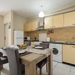 Апартаменти Family Seacoast *
